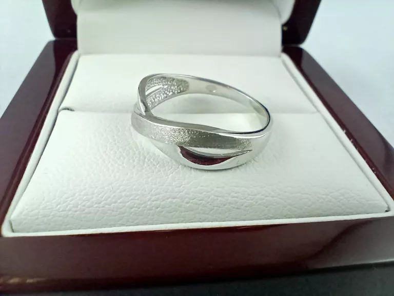srebrny-piekny-pierscionek-mat-i-polysk-pr925-r13-rodzaj-2205-16