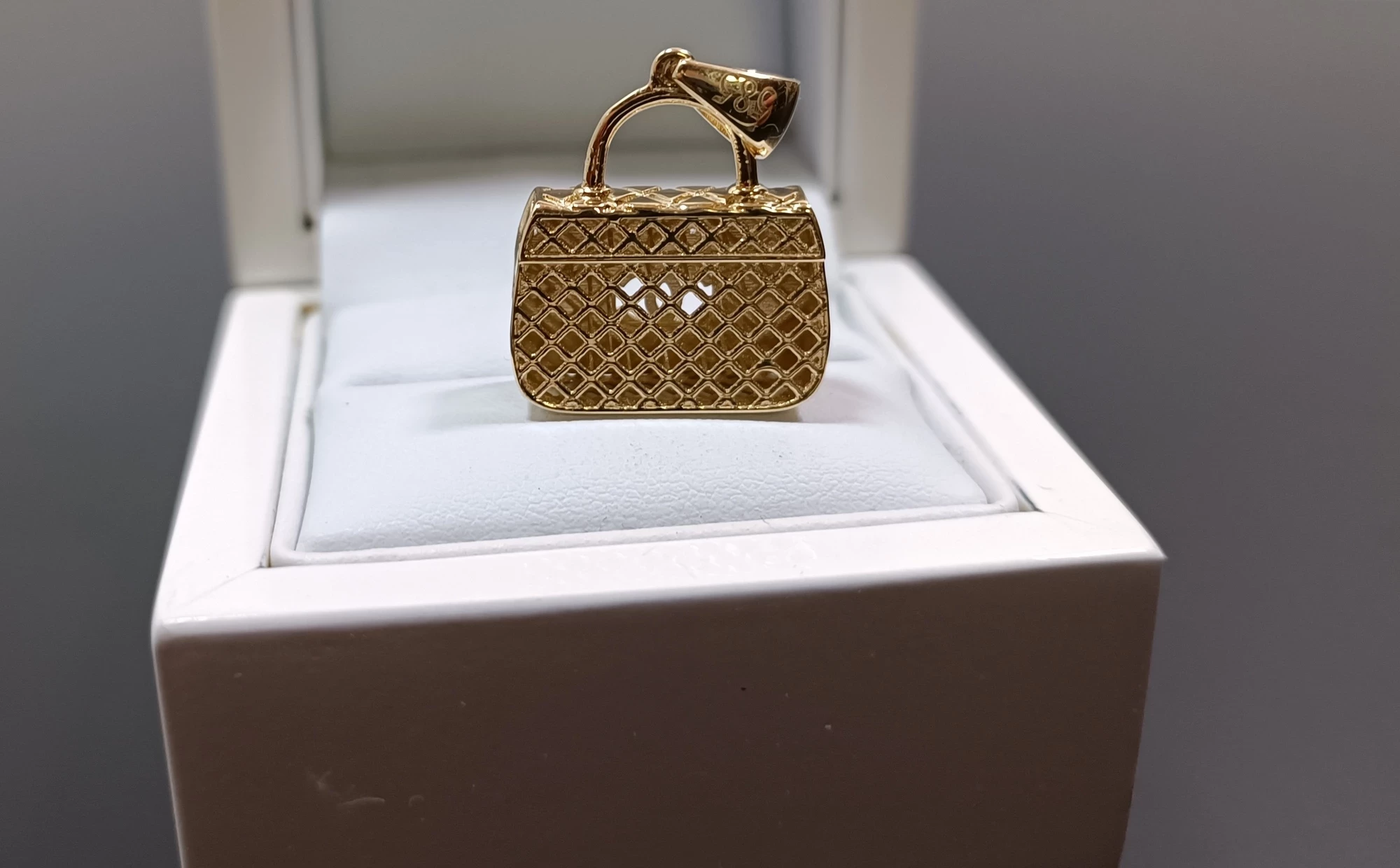 piekna-zlota-zawieszka-torebka-423g-585-rodzaj-wyrob-jubilerski