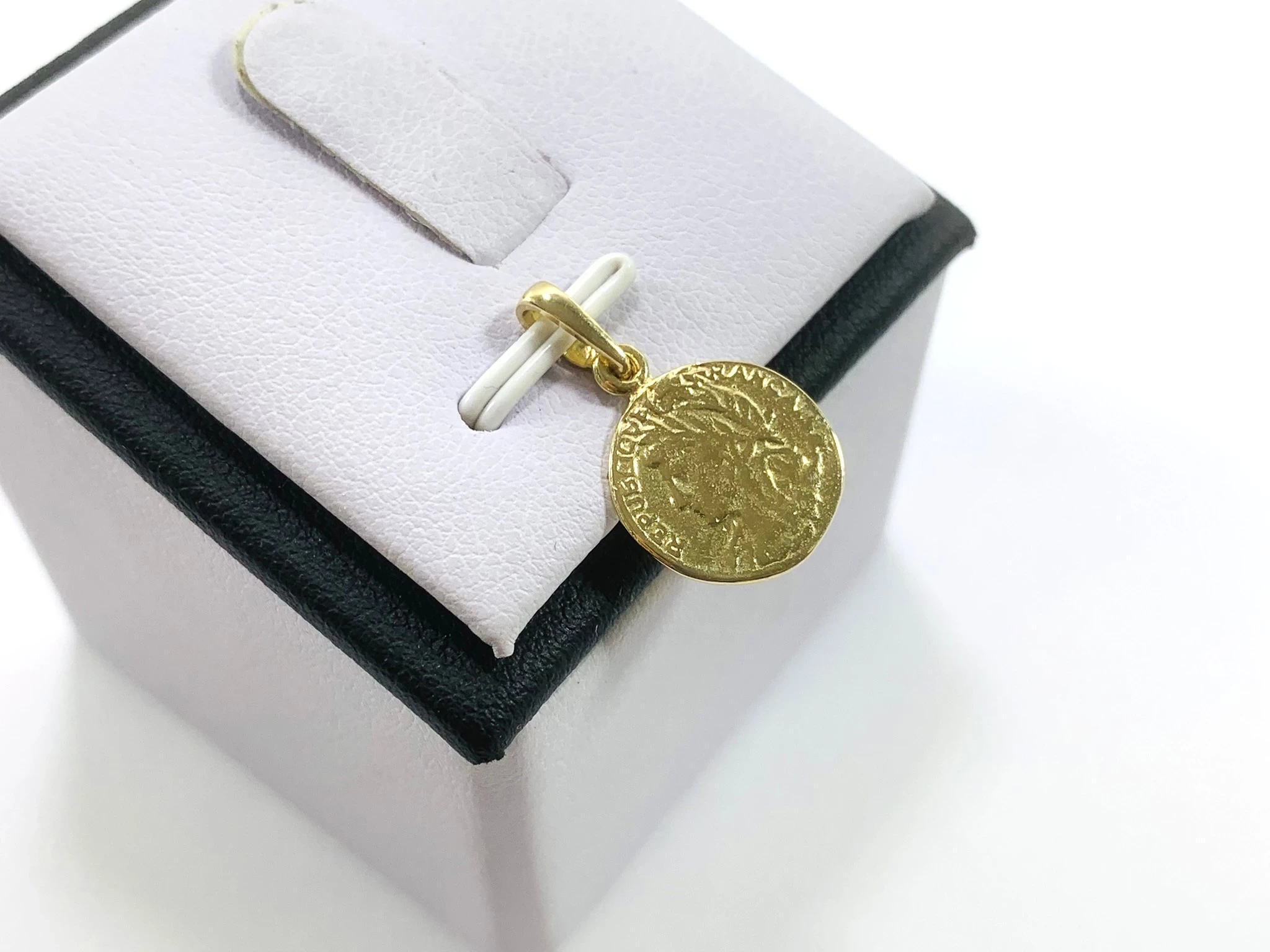 nienoszona-zlota-zawieszka-jak-moneta-585-16g-marka-inna-marka