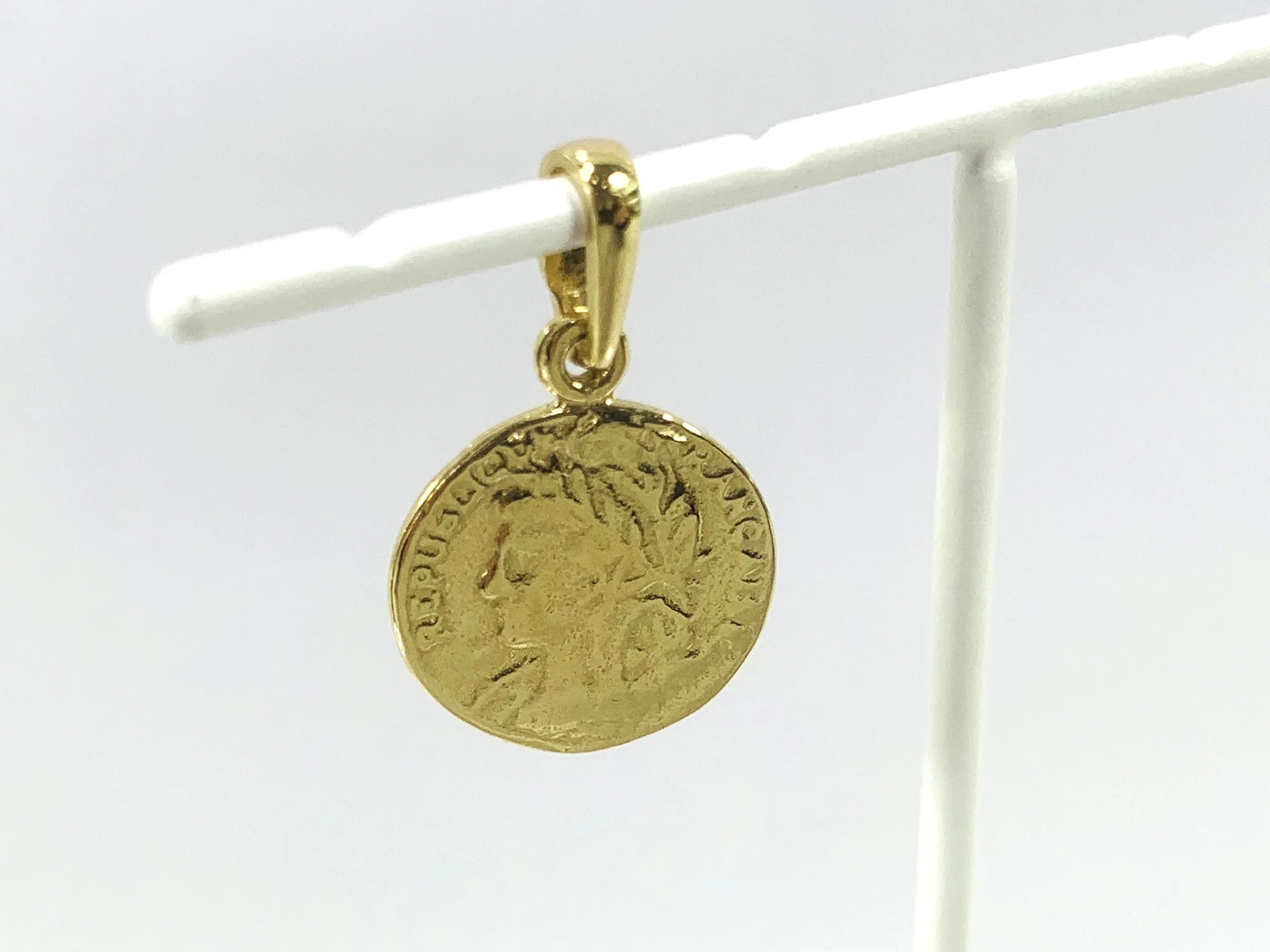 nienoszona-zlota-zawieszka-jak-moneta-585-16g-cechy-brak