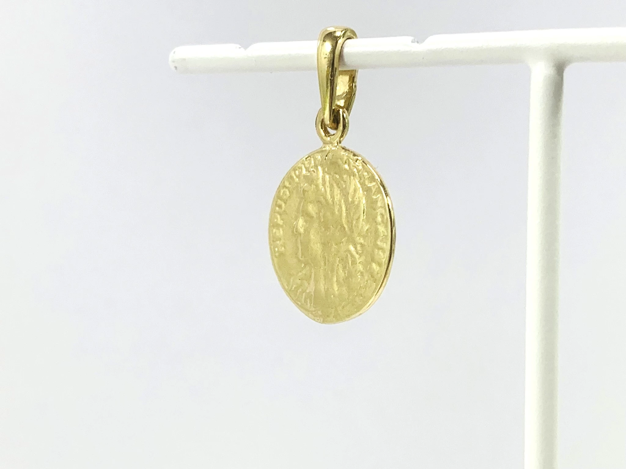 nienoszona-zlota-zawieszka-jak-moneta-585-16g-kolor-dominujacy-zloty