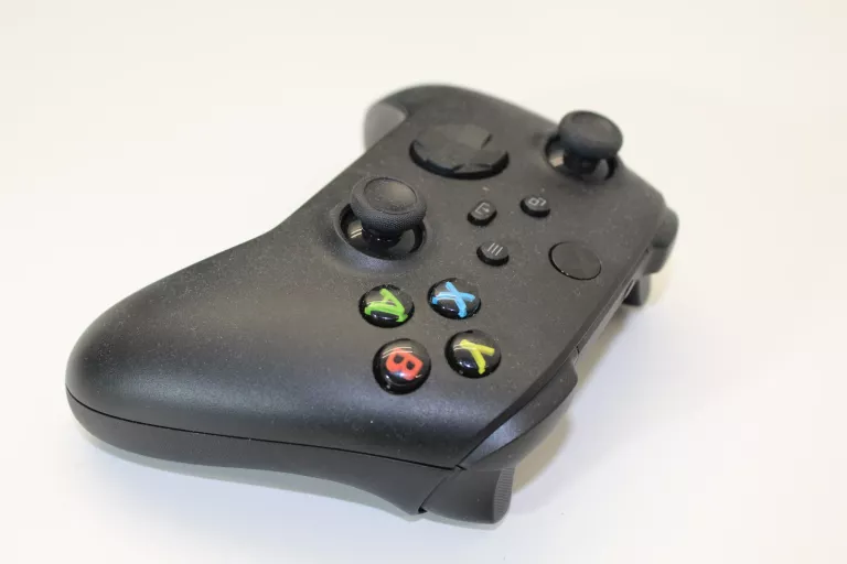 KONSOLA XBOX SERIES X + ZESTAW GIER