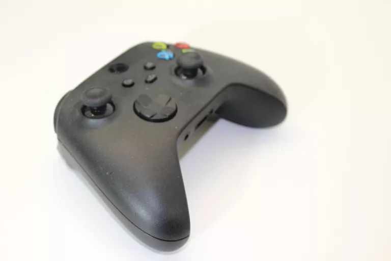 KONSOLA XBOX SERIES X + ZESTAW GIER
