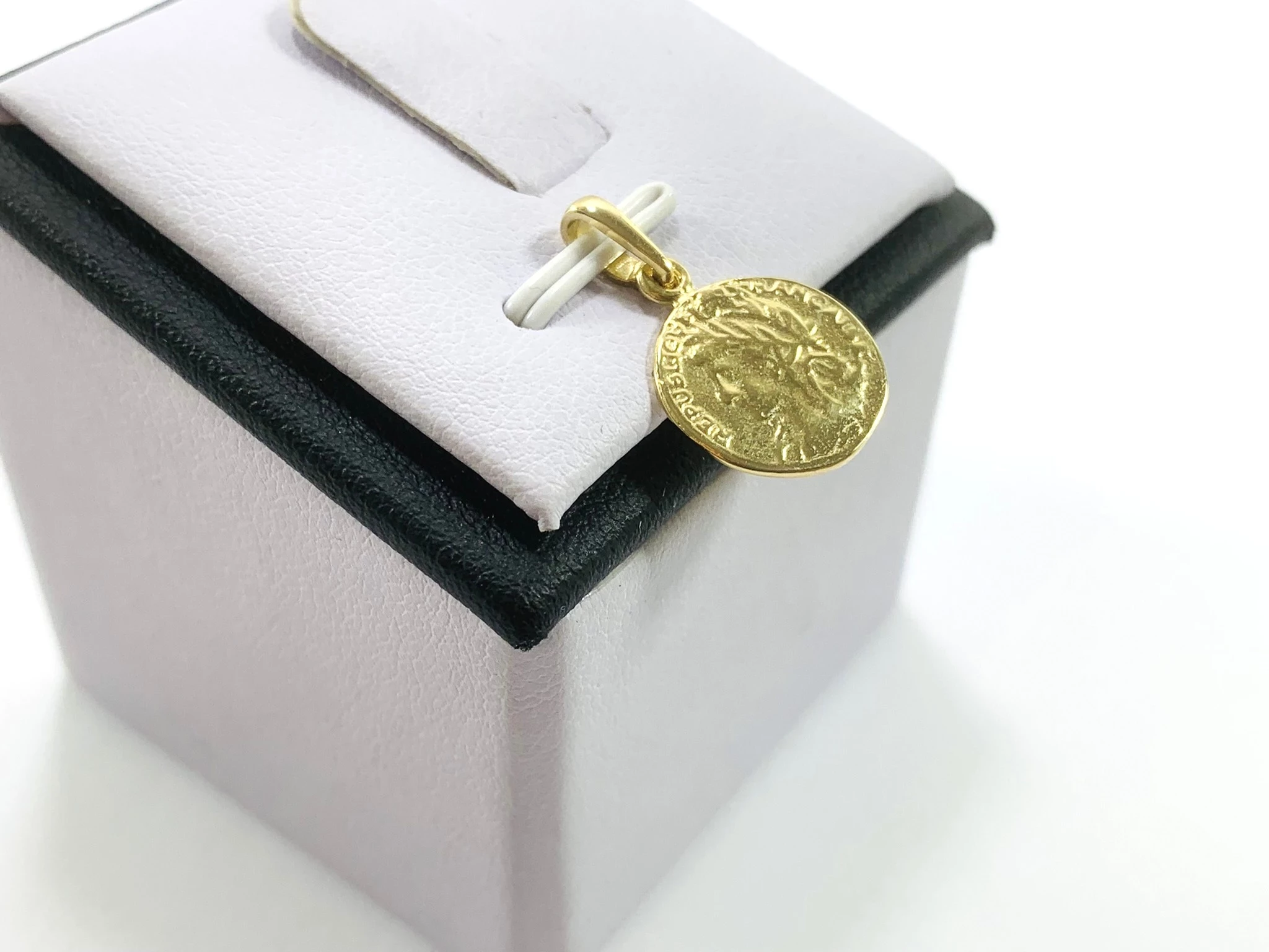 nienoszona-zlota-zawieszka-jak-moneta-585-16g-stan-uzywany