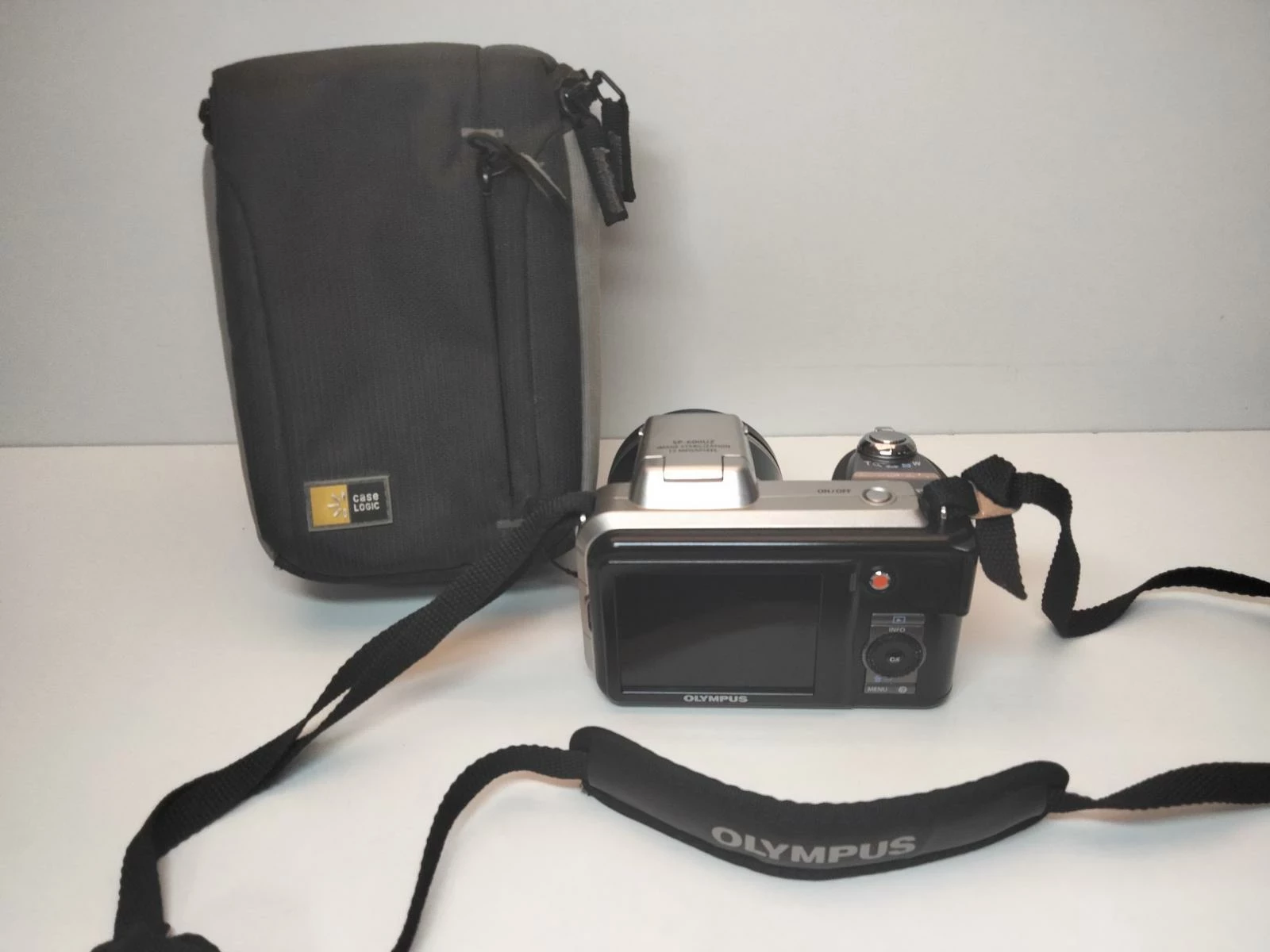 aparat-olympus-sp-600uz-w-pokrowcu-gen-augusta-emila-fieldorfa-nila-2c-ostroleka