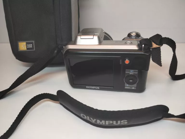 APARAT OLYMPUS SP-600UZ W POKROWCU