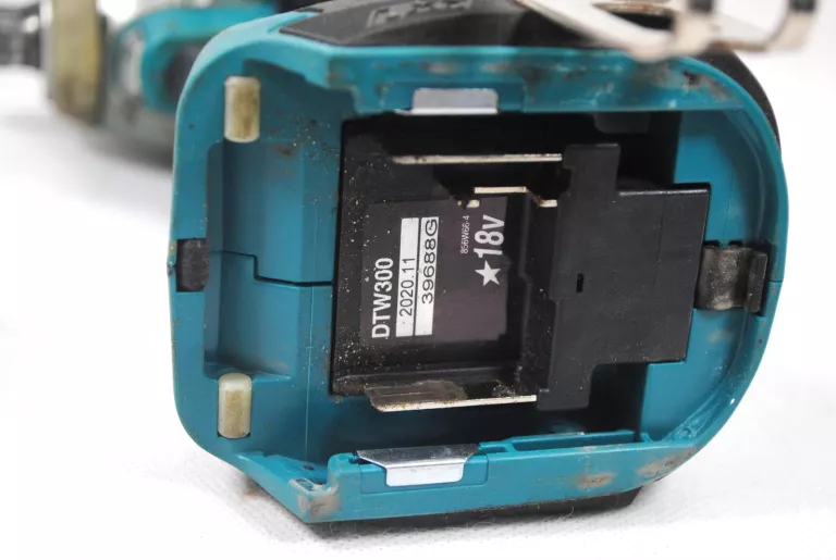 klucz-udarowy-makita-dtw300-rok-2020-stan-uzywany