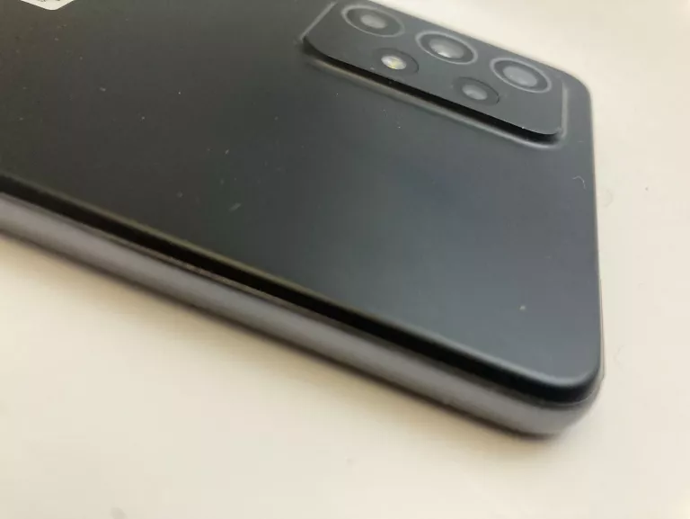 telefon-samsung-a52s-5g-przekatna-ekranu-650