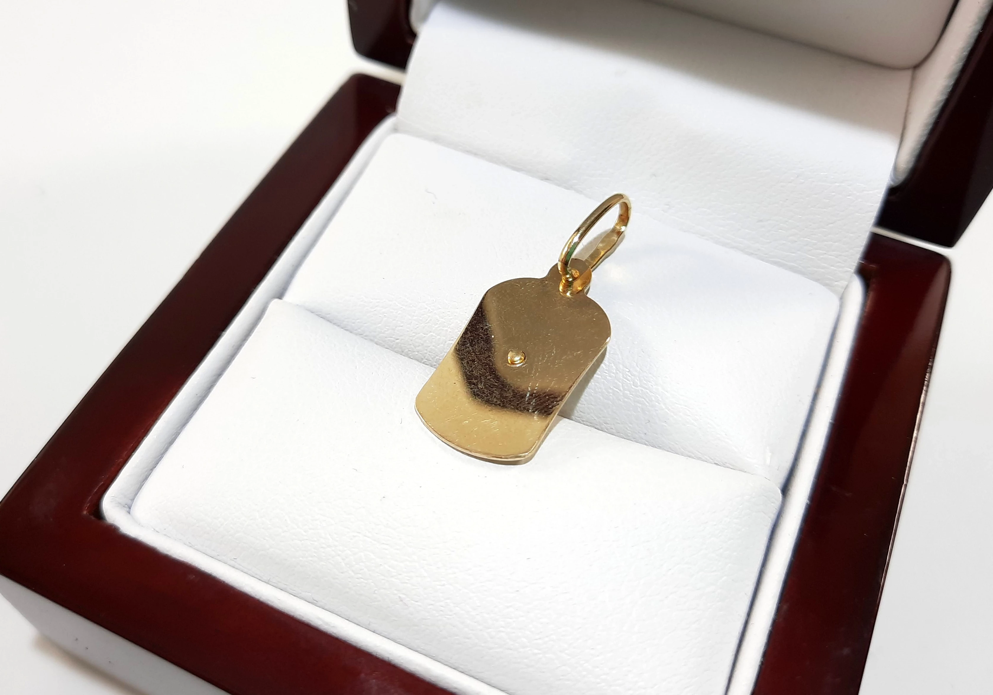 nienoszony-zloty-medalik-z-jezusem-585-122-g-rodzaj-2205-16