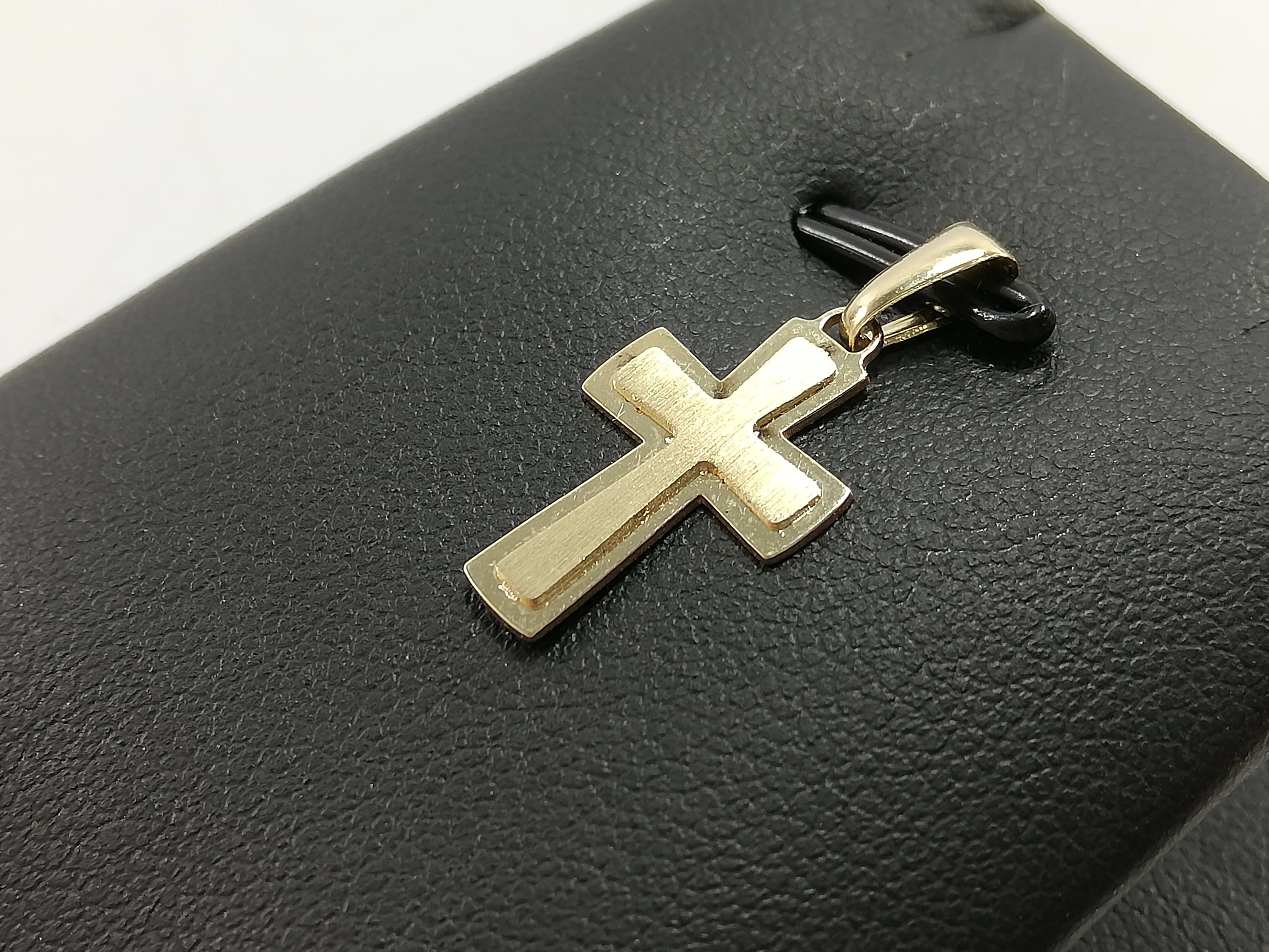 nienoszona-zlota-zawieszka-krzyzyk-pr585-071g-cechy-207006-1