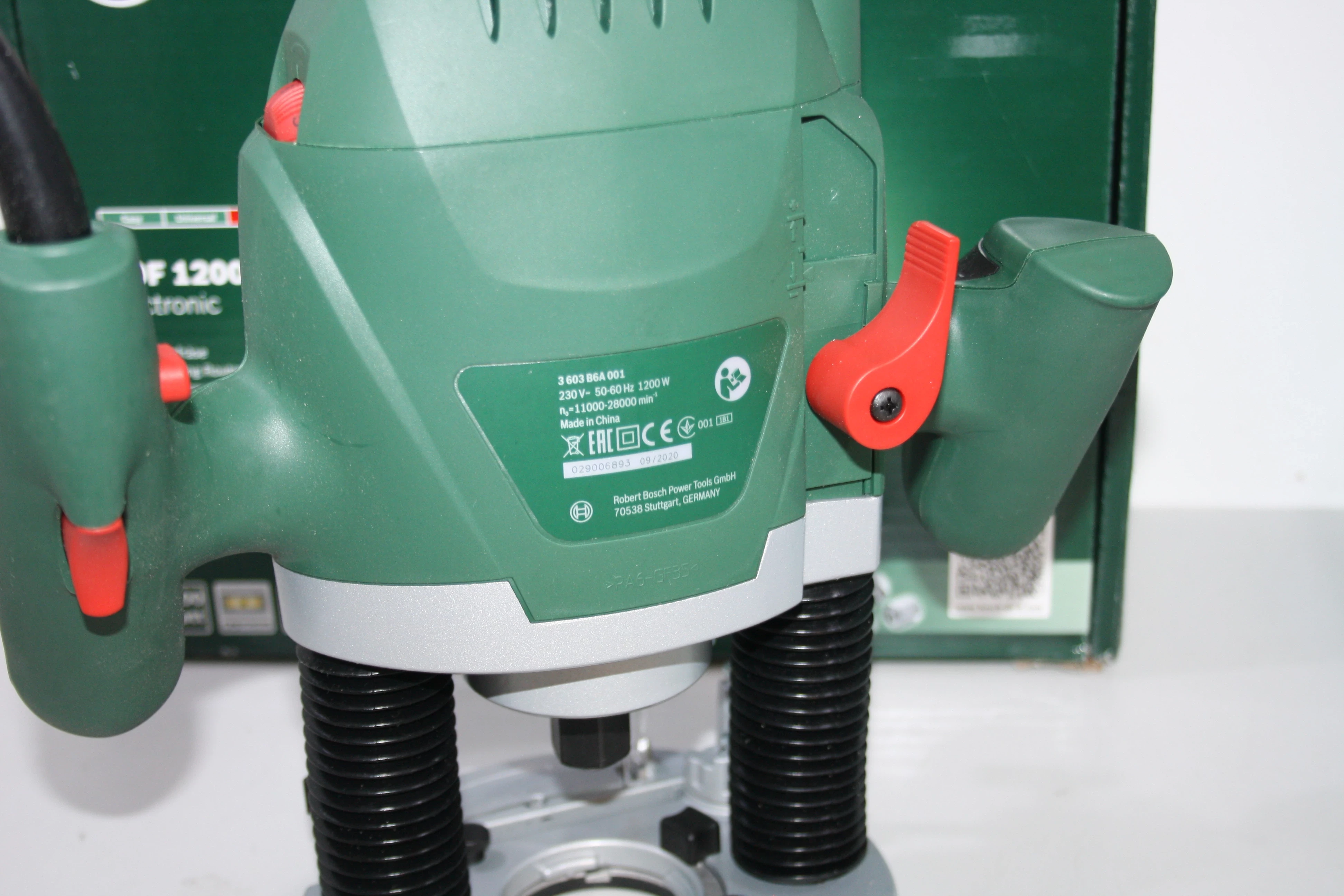 frezarka-gornowrzecionowa-bosch-pof-1200-ae-1200w-kod-producenta-060326a100