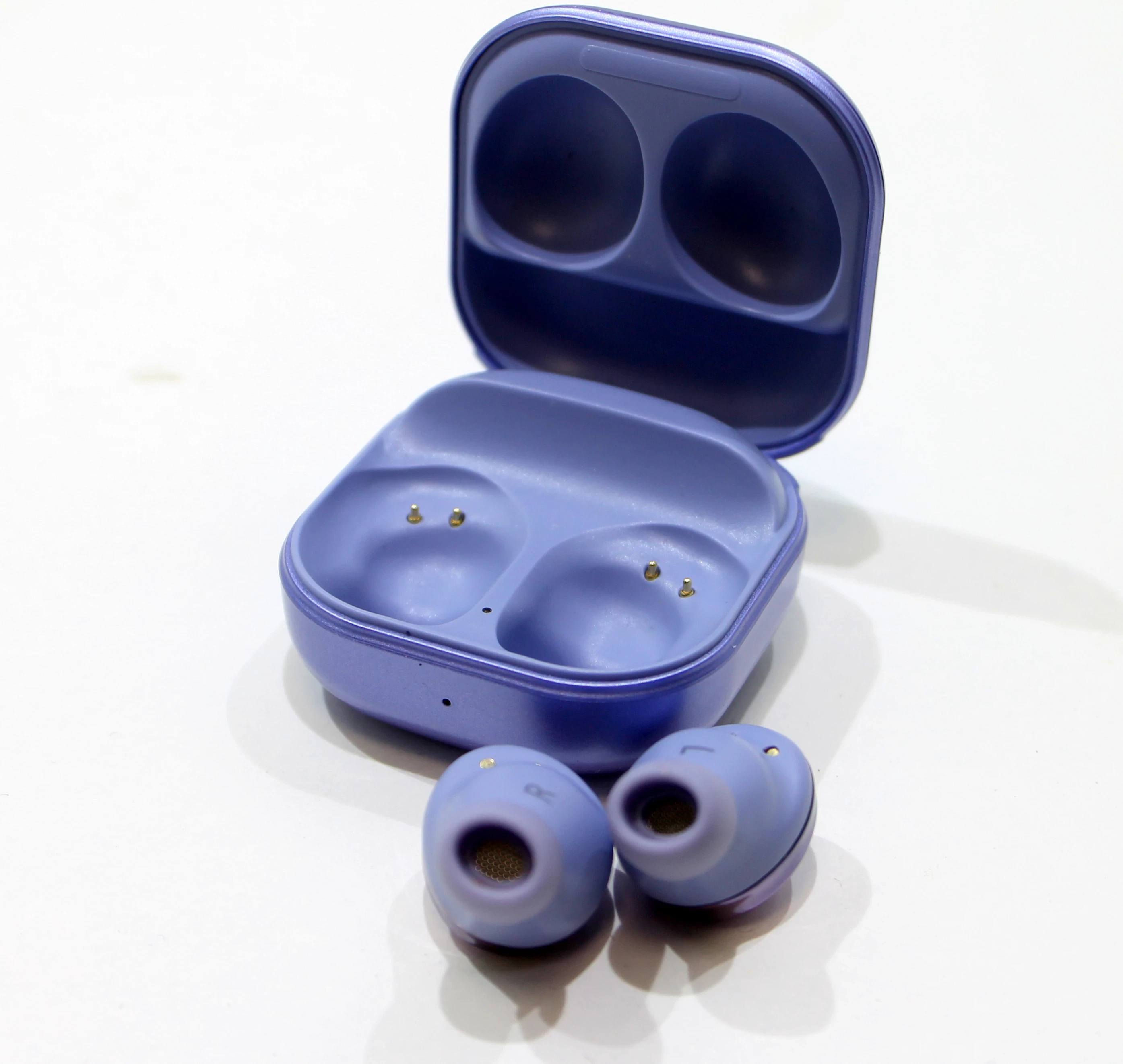 sluchawki-samsung-galaxy-buds-pro-fioletowe-marka-samsung