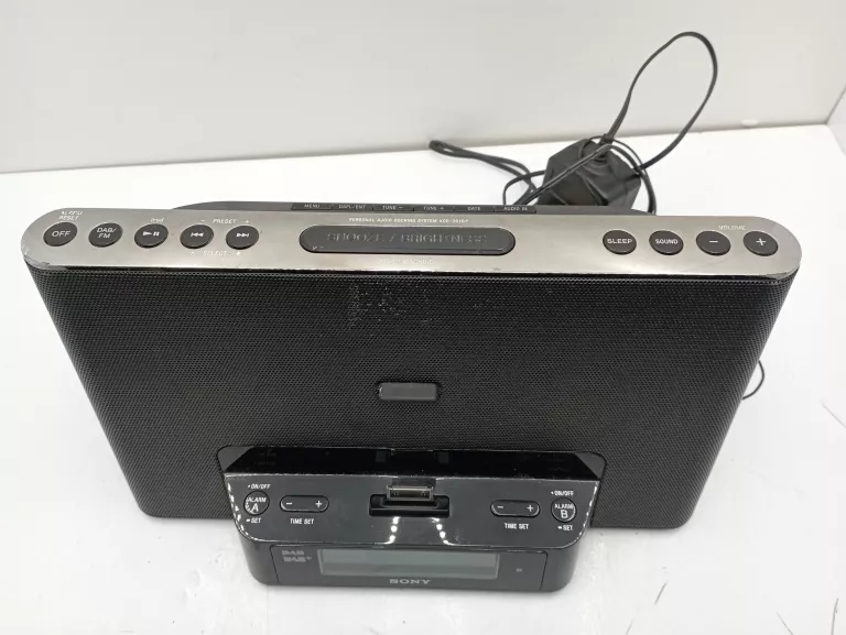 STACJA Z RADIOBUDZIKIEM SONY XDR DS16IP