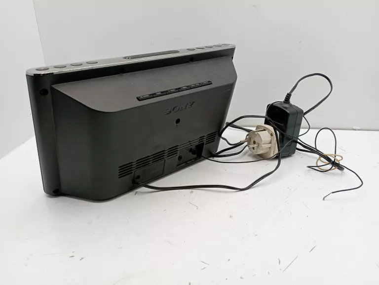 STACJA Z RADIOBUDZIKIEM SONY XDR DS16IP