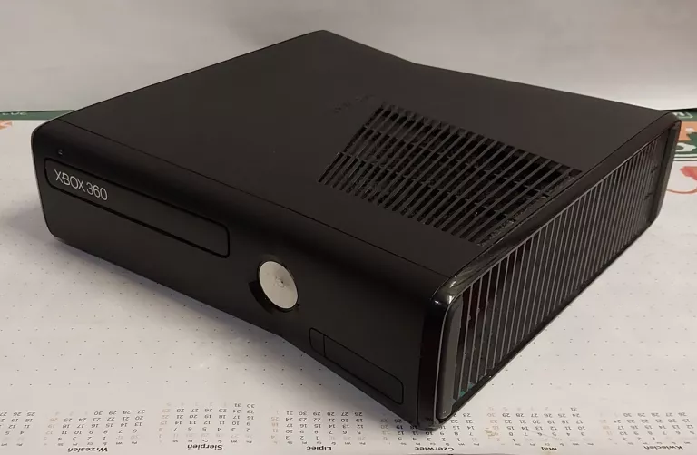 microsoft-xbox-360-s-model1439-4gb-stan-uzywany