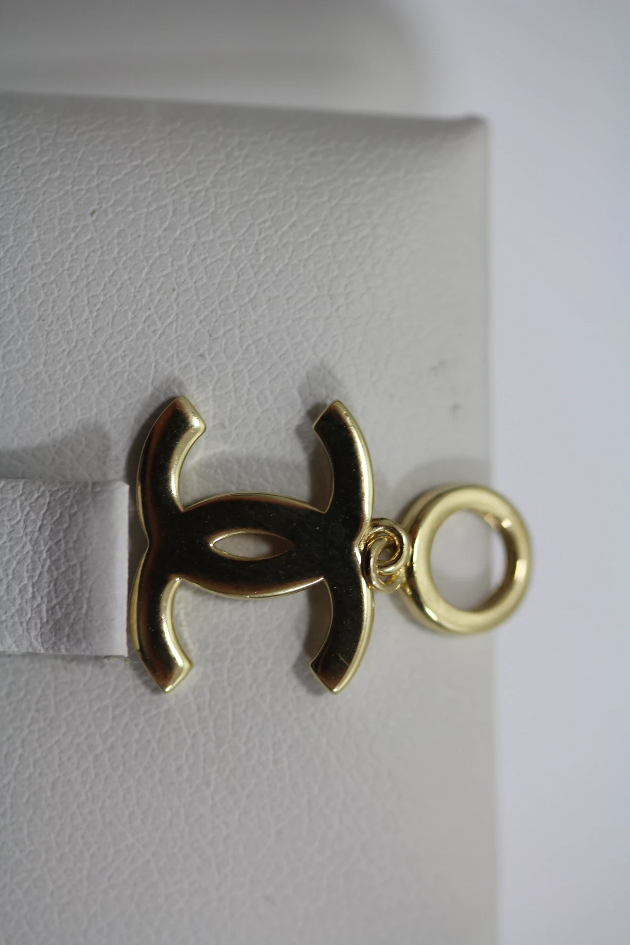 ciekawa-zlota-zawieszka-chanel-pr585-104g-rodzaj-wyrob-jubilerski