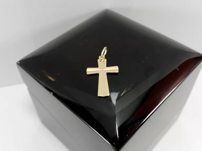 nienoszona-zlota-zawieszka-krzyzyk-585-081g-motyw-129129-2