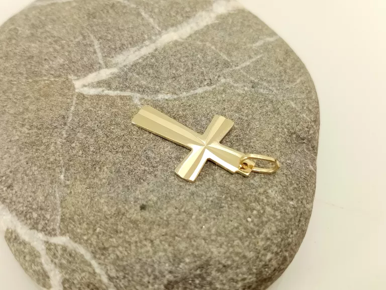 nienoszona-zlota-zawieszka-krzyzyk-585-081g-kolor-dominujacy-205826-225106
