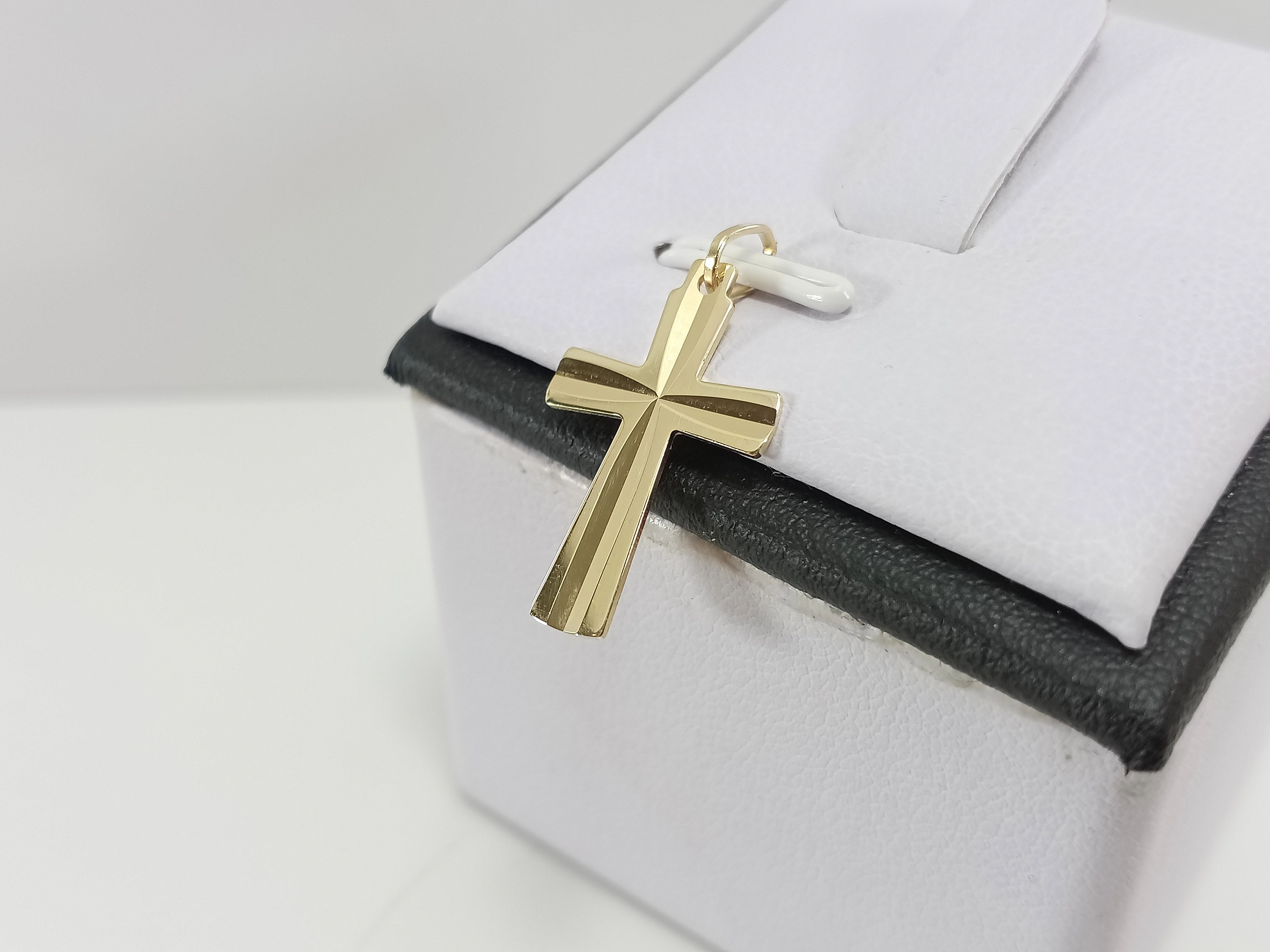 nienoszona-zlota-zawieszka-krzyzyk-585-081g-stan-11323-2