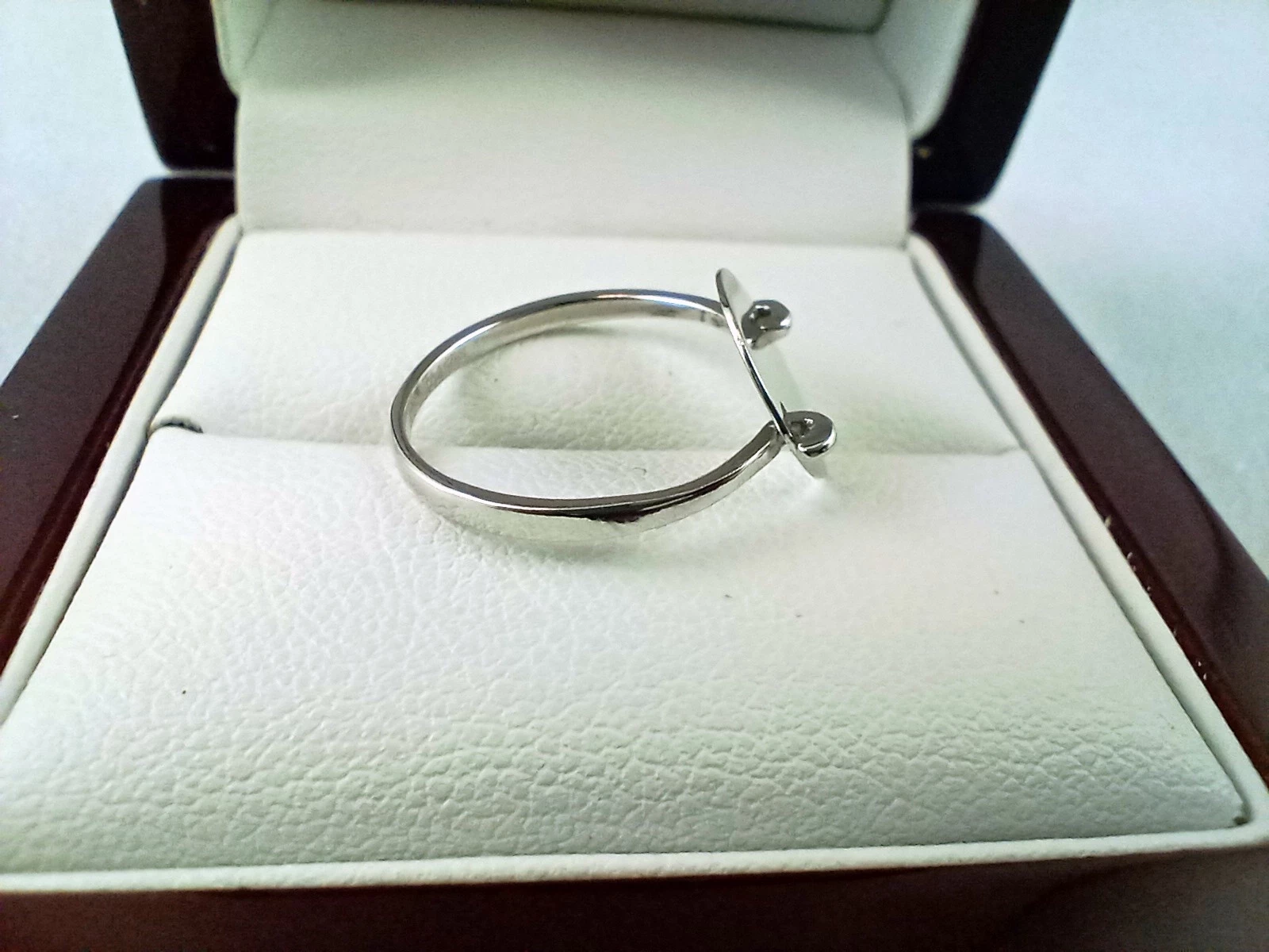 srebrny-piekny-pierscionek-kolko-blaszka-pr925-rozm13-kamien-17088-524288