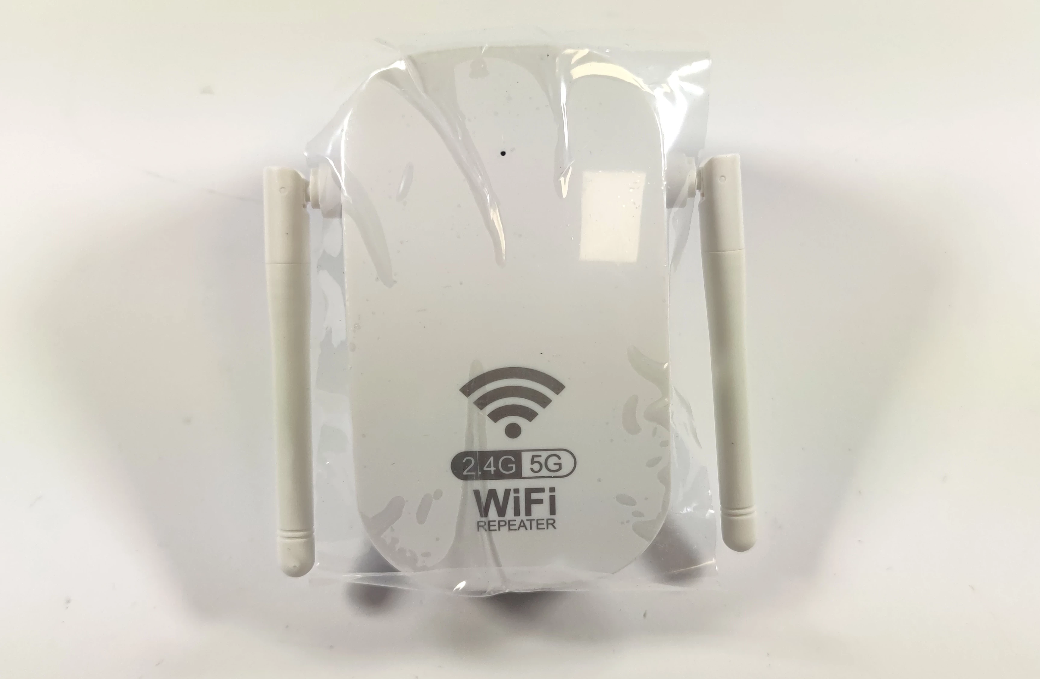 WZMACNIACZ SYGNAŁU WIFI AC1200 | Wzmacniacze sygnału Wi-Fi | Loombard.pl
