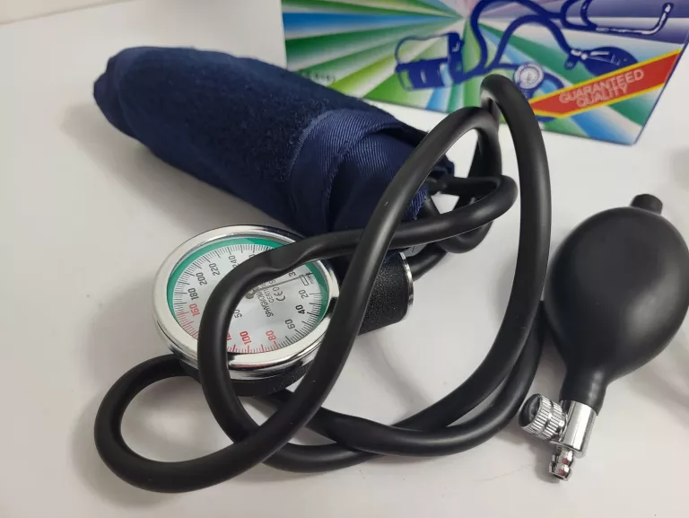 CIŚNIENIOMIERZ BLOOD PRESSURE MONITORING KIT