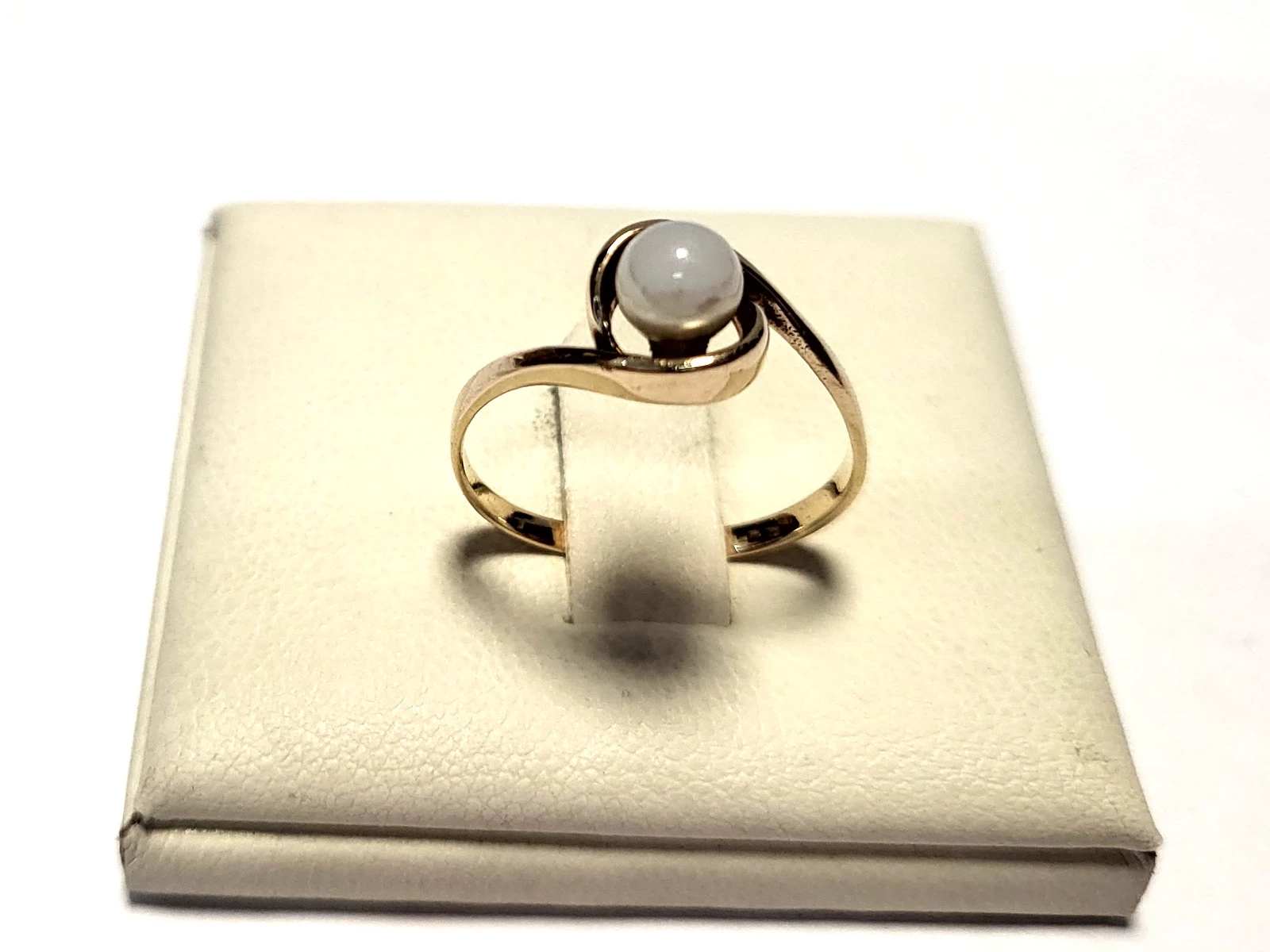 piekny-pierscionek-18g-585-r14-bydgoska-1a-pila