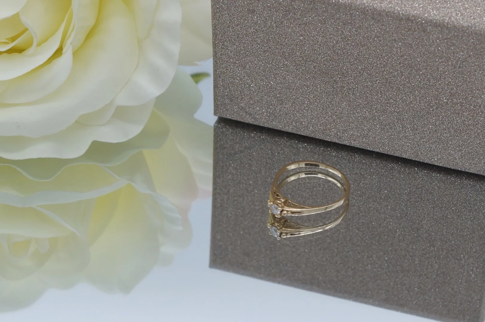 zloty-pierscionek-proby-585-z-cyrkonia-marka-inna-marka