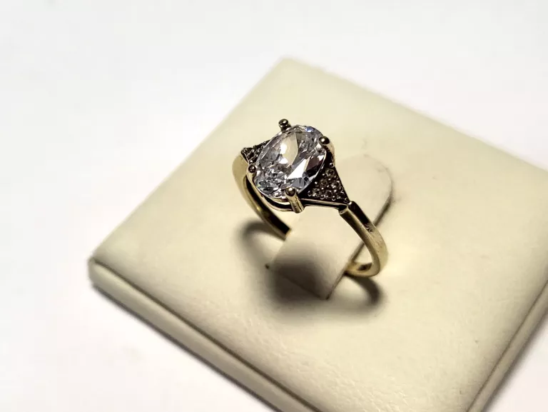 piekny-pierscionek-333-168g-r10-material-zloto