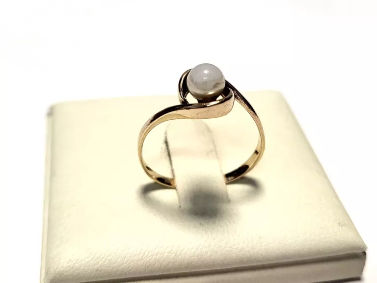 piekny-pierscionek-18g-585-r14-material-zloto