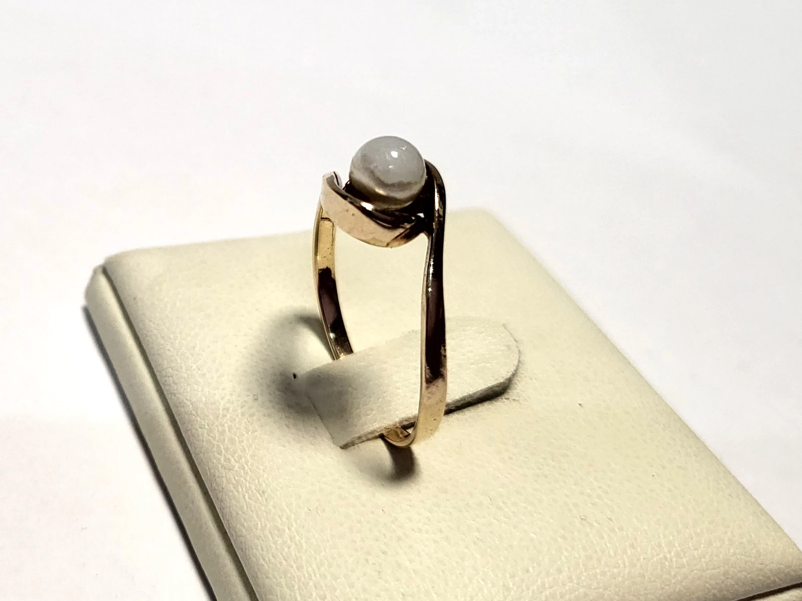 piekny-pierscionek-18g-585-r14-marka-inna-marka