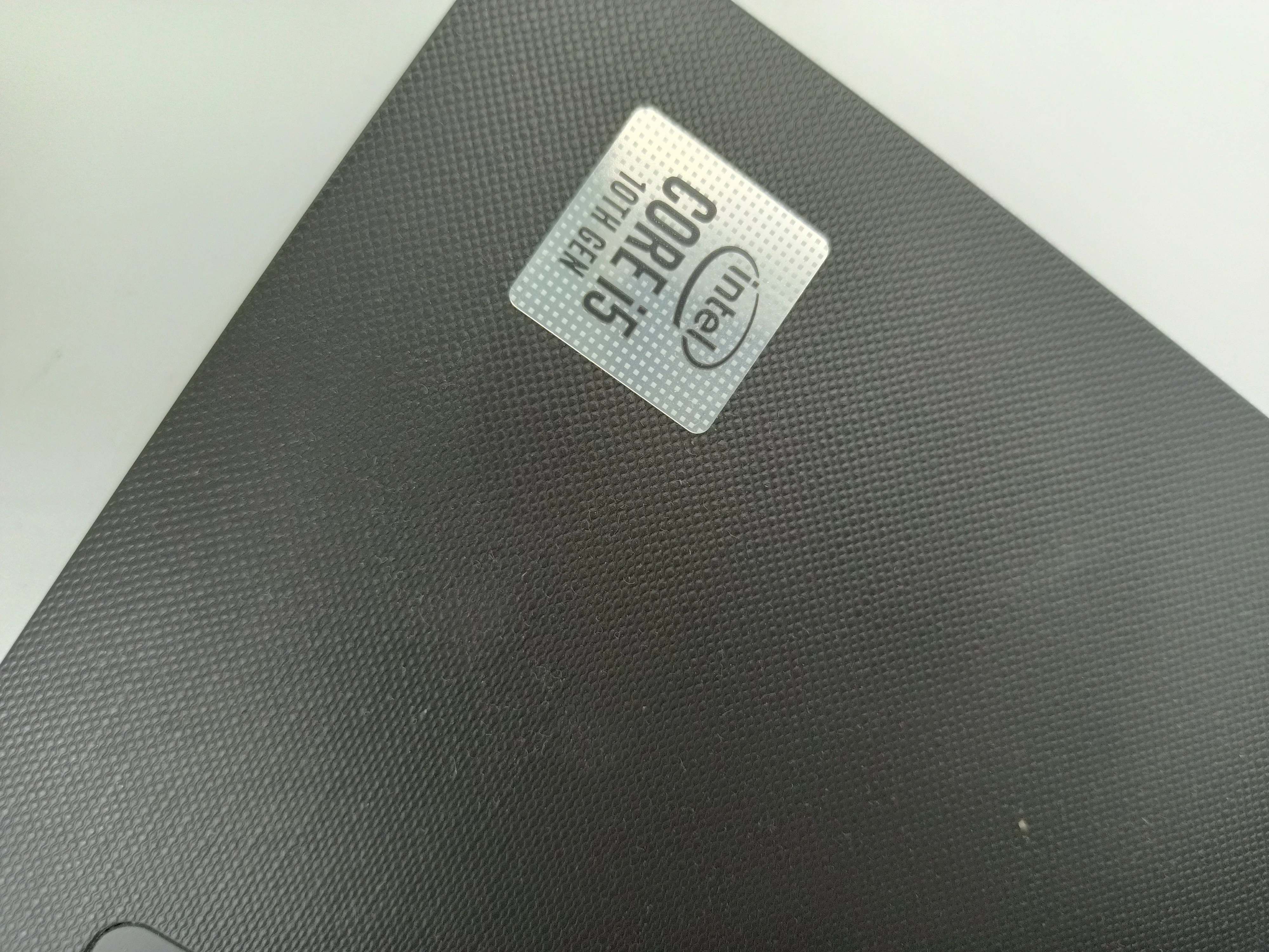 laptop-lenovo-v15-iil-i5-8-gb-256-gb-win-11-pro-seria-procesora-intel-core-i5