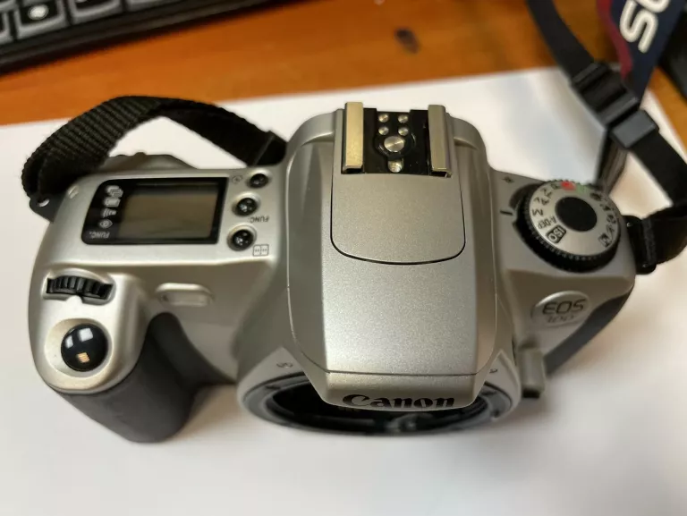 APARAT CANON EOS 300
