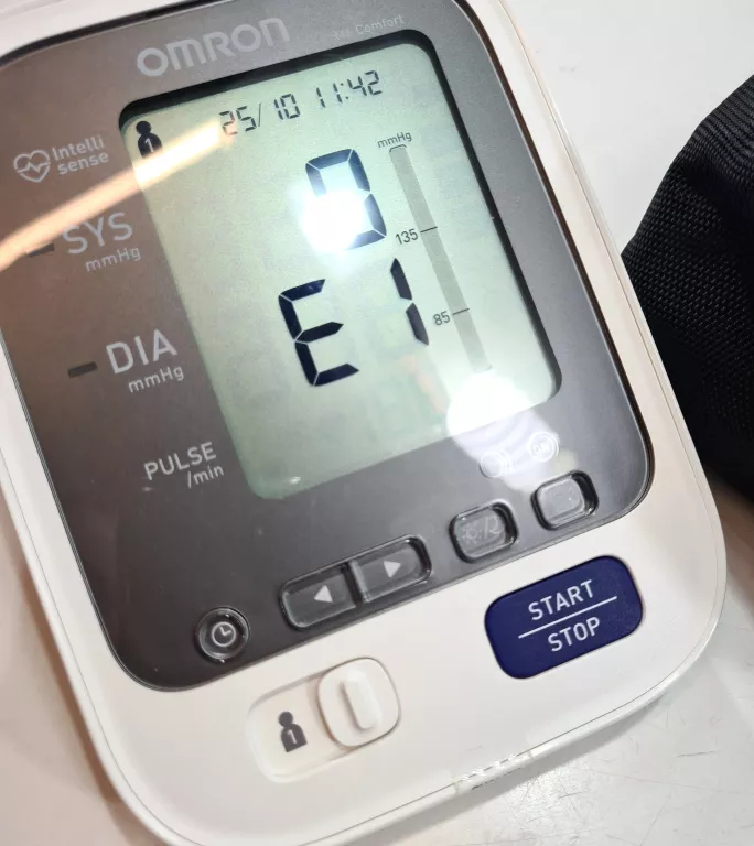 omron-cisnieniomierz-naramienny-m6-rodzaj-elektroniczny