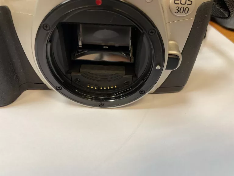 APARAT CANON EOS 300