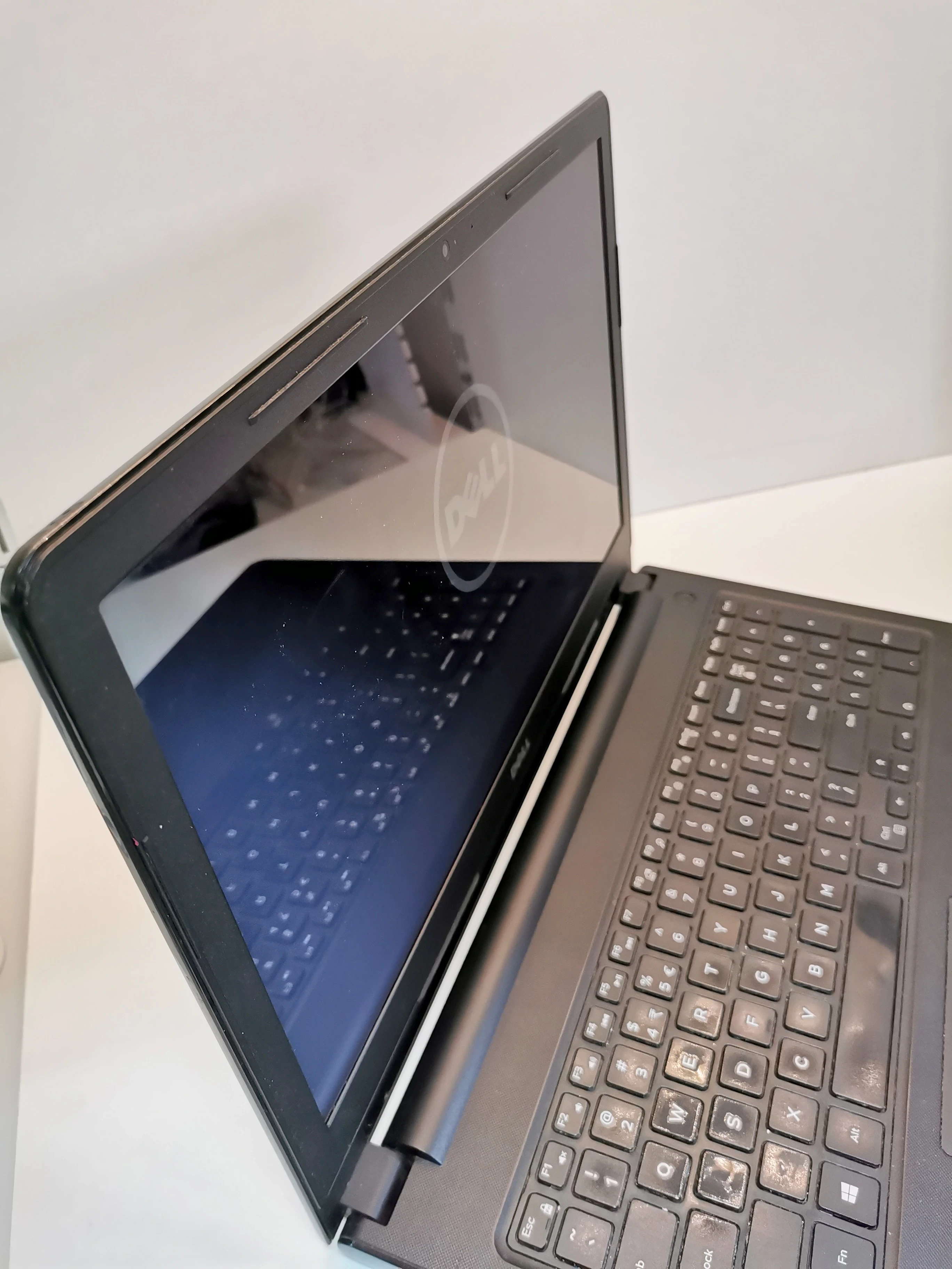 laptop-dell-inspirion-15-1tbintel-core-win10-seria-procesora-intel-core-i3