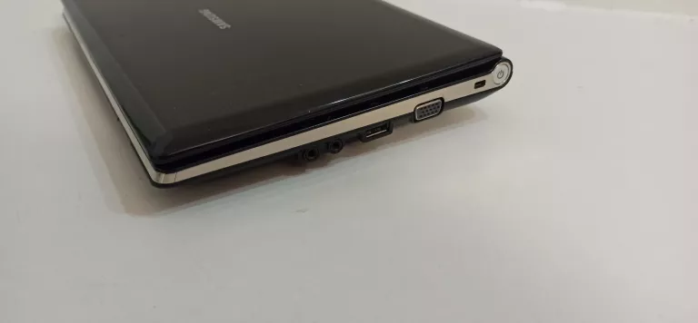 LAPTOP SAMSUNG NP305U1A