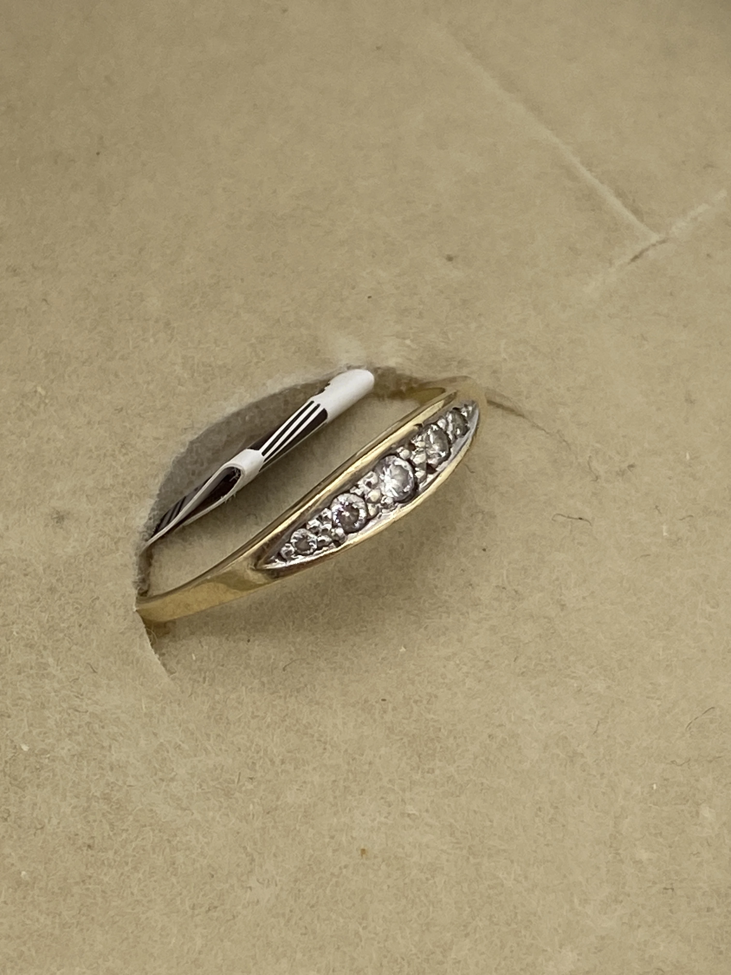 pierscionek-proba-585-waga-155g-rozmiar-14-stan-uzywany