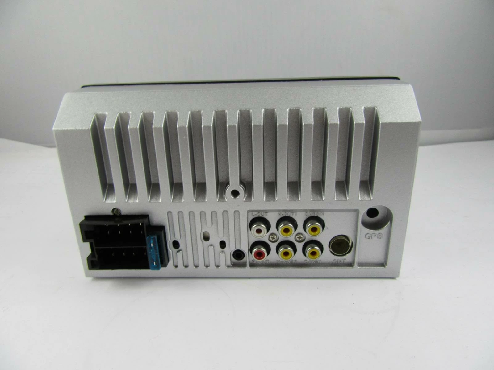 radio-samochodowe-2-din-7018b-komplet-rodzaje-odtwarzanych-nosnikow-karta-sd