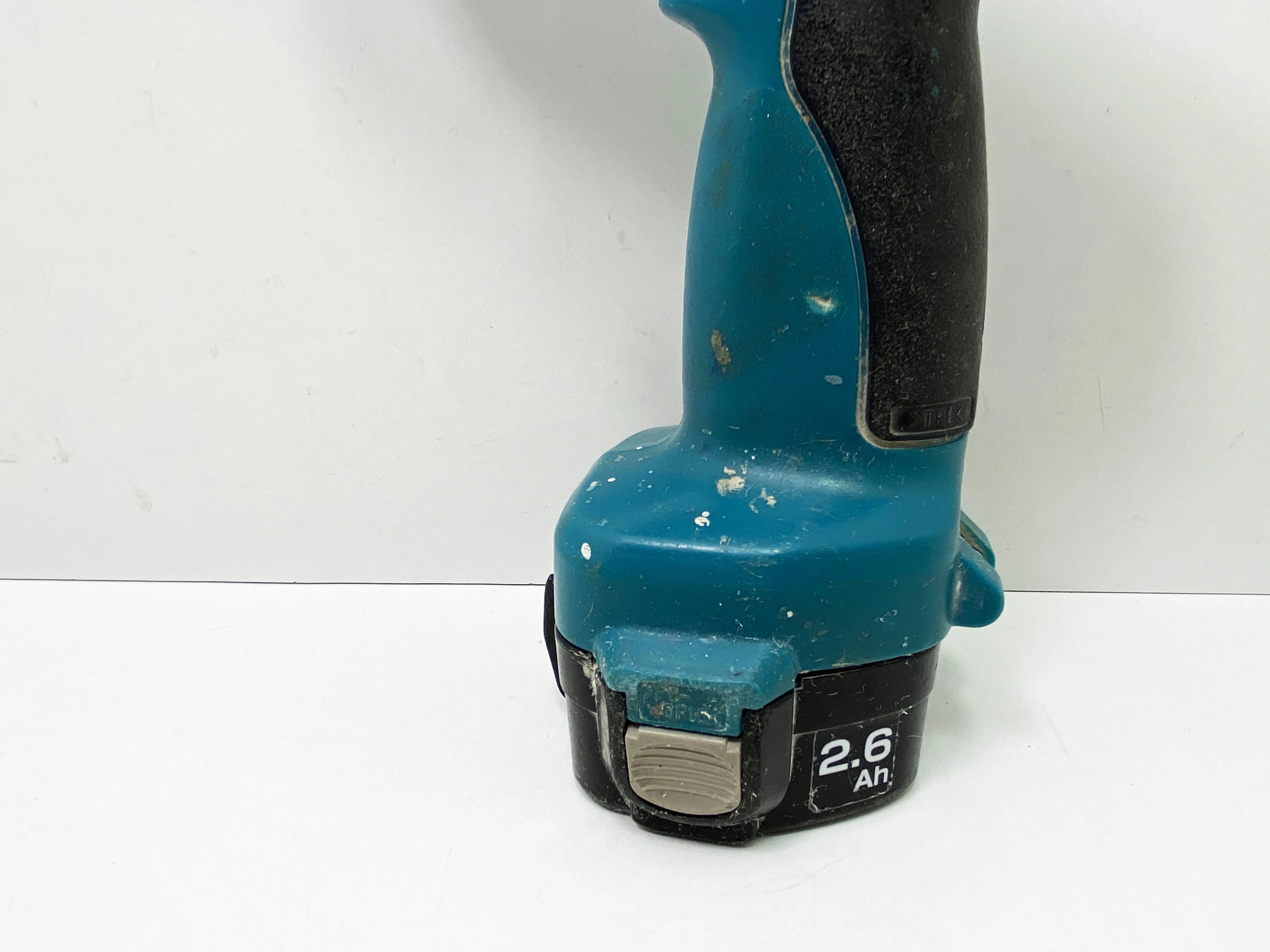 wkretarka-makita-6270d-ladowarka-napiecie-v-12-v