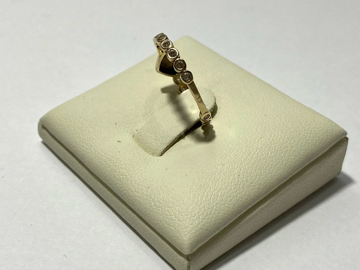 piekny-zloty-pierscionek-585-material-zloto