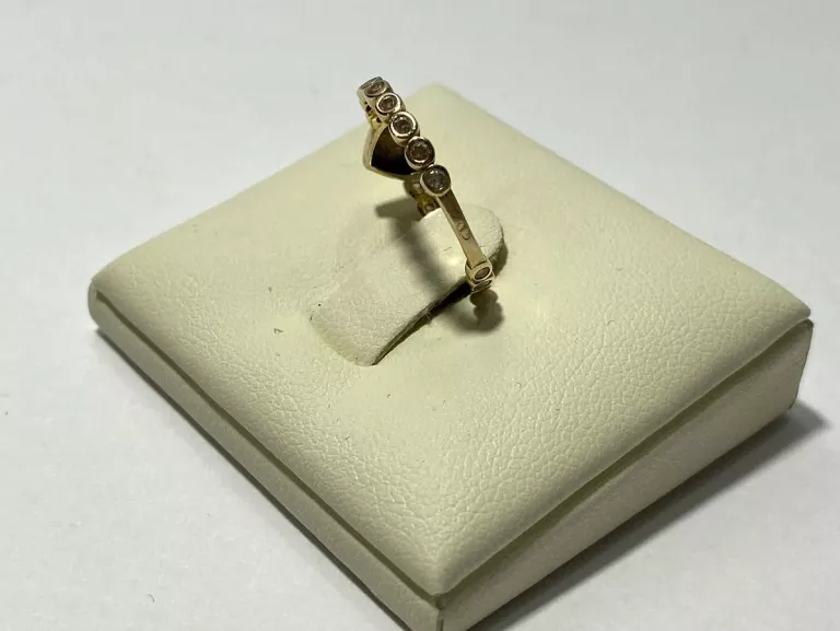 piekny-zloty-pierscionek-585-material-zloto