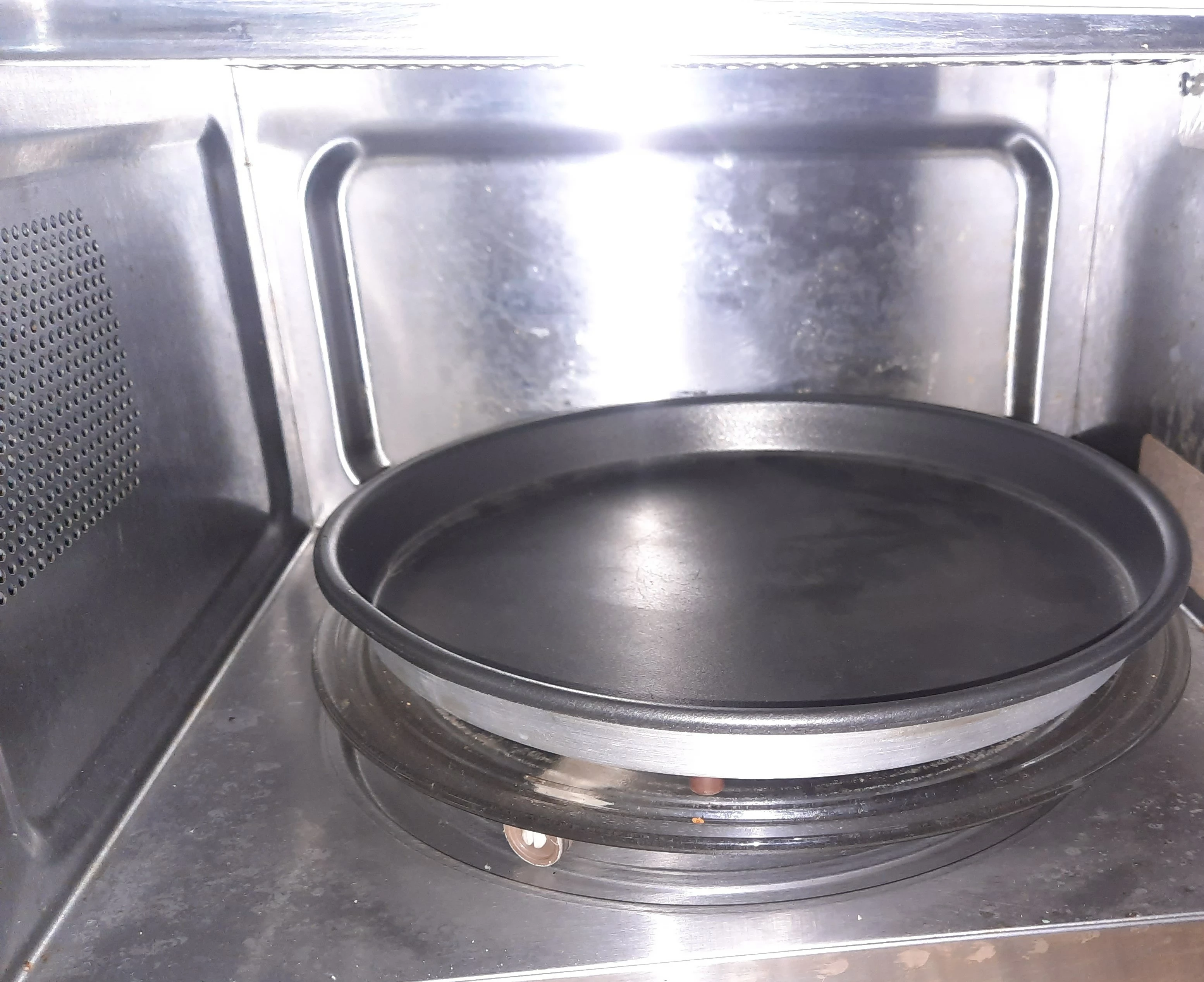 kuchenka-mikrofalowa-whirlpool-vip-20-kolor-dominujacy-bialy