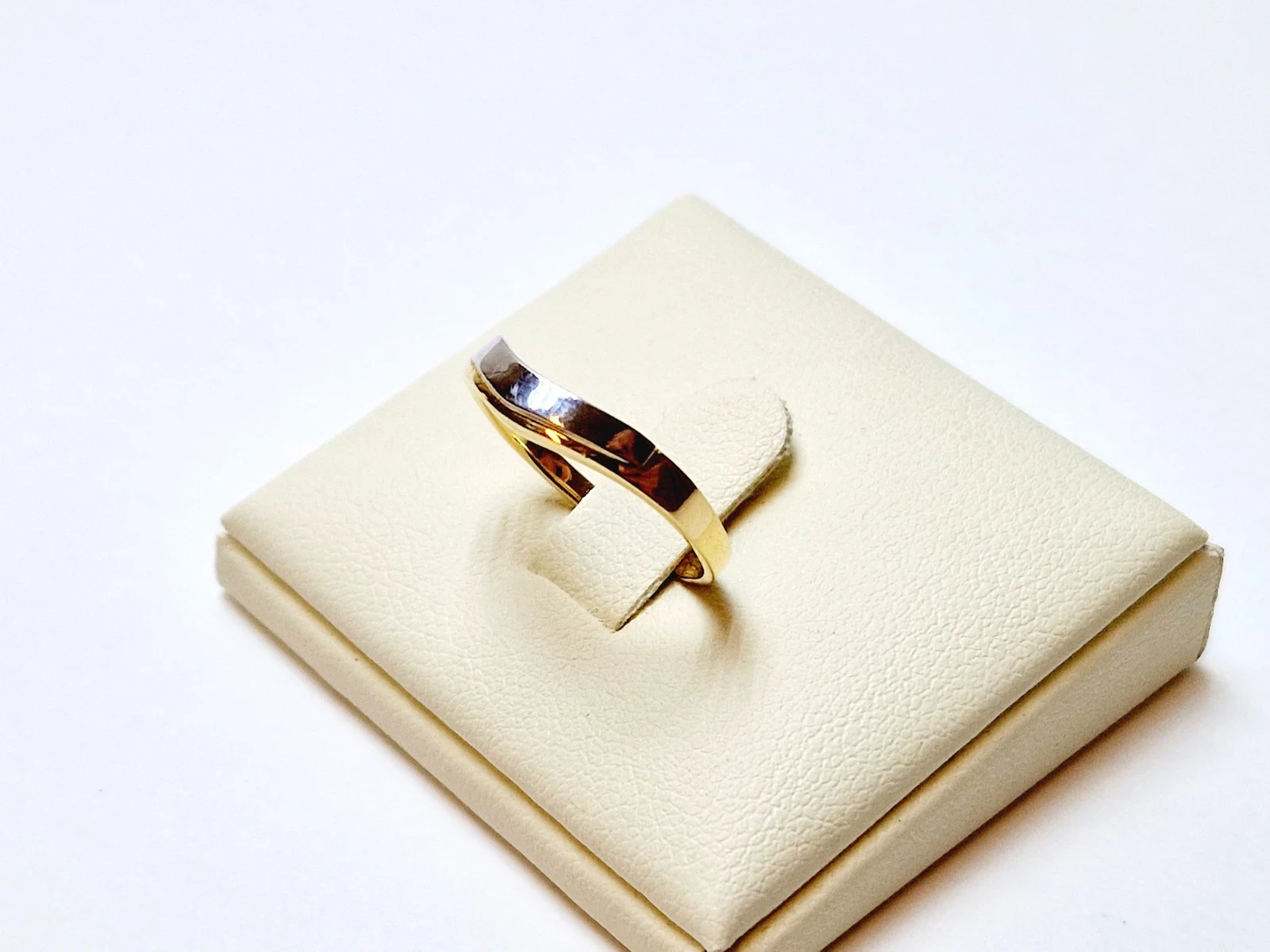 zloty-sliczny-pierscionek-585-187g-r12-kosciuszki-34-trzcianka