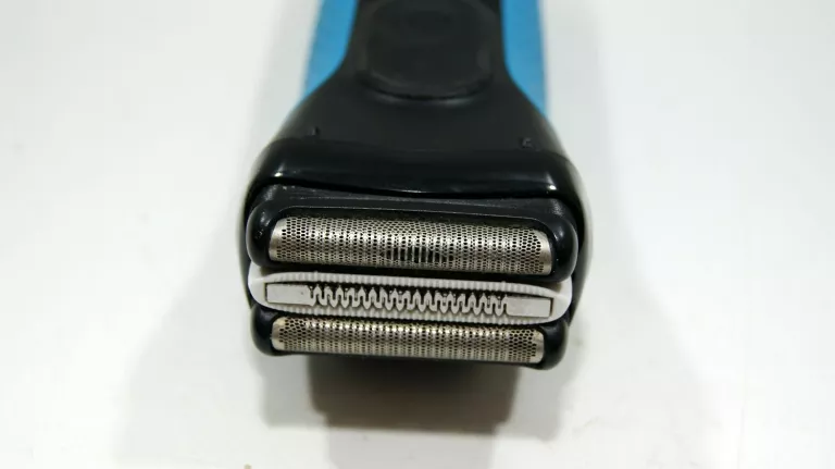 golarka-maszynka-meska-braun-series-3-3040s-4-uzytkowanie-na-mokro-i-sucho