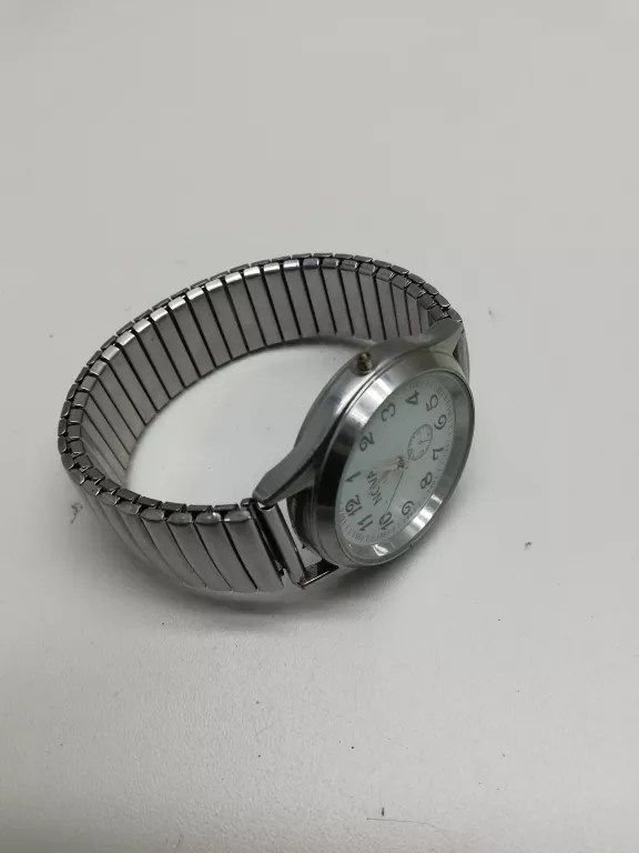 ZEGAREK NOVA