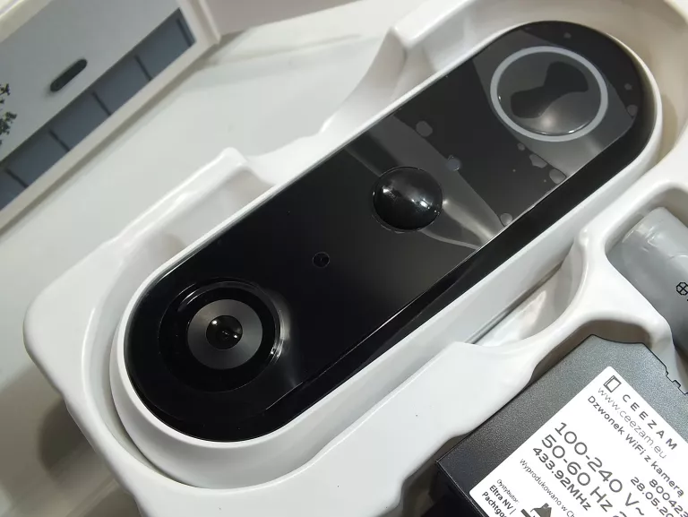 dzwonek-video-do-drzwi-cezzampud-rodzaj-domofonu-jednorodzinny