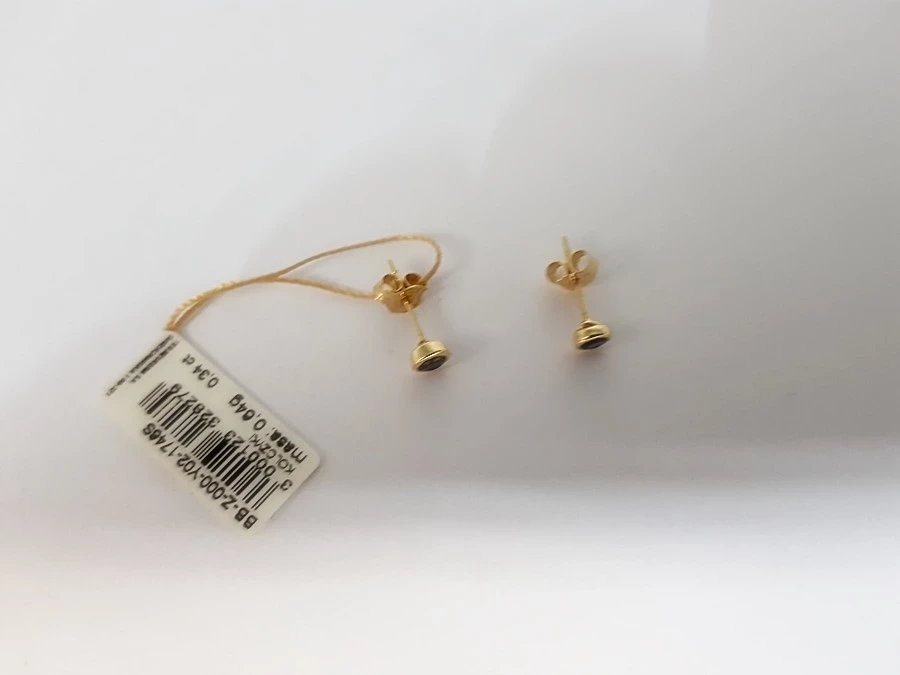 zlote-kolczyki-material-zloto