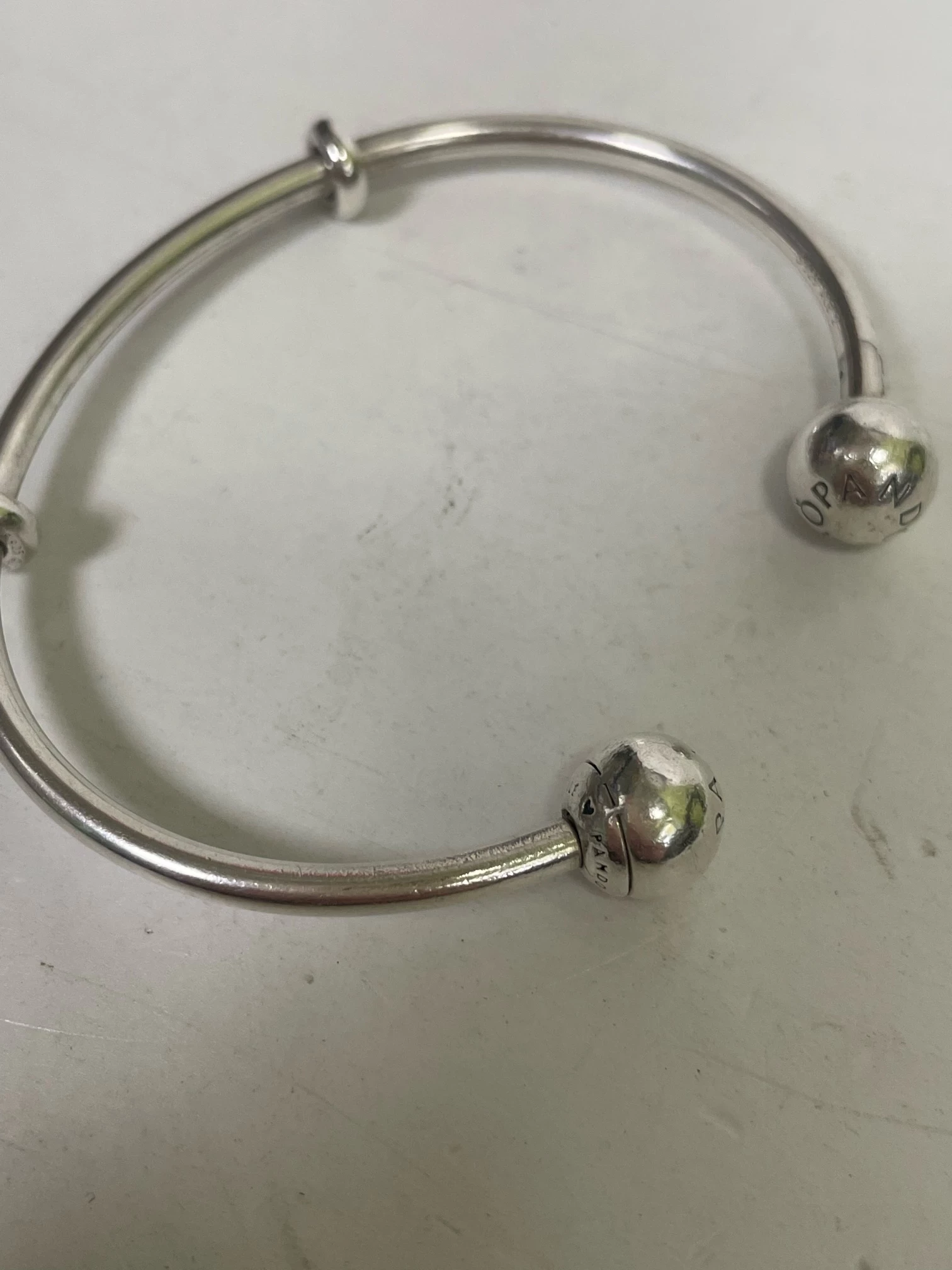 otwarta-bransoletka-bangle-pandora-moments-925-stan-uzywany