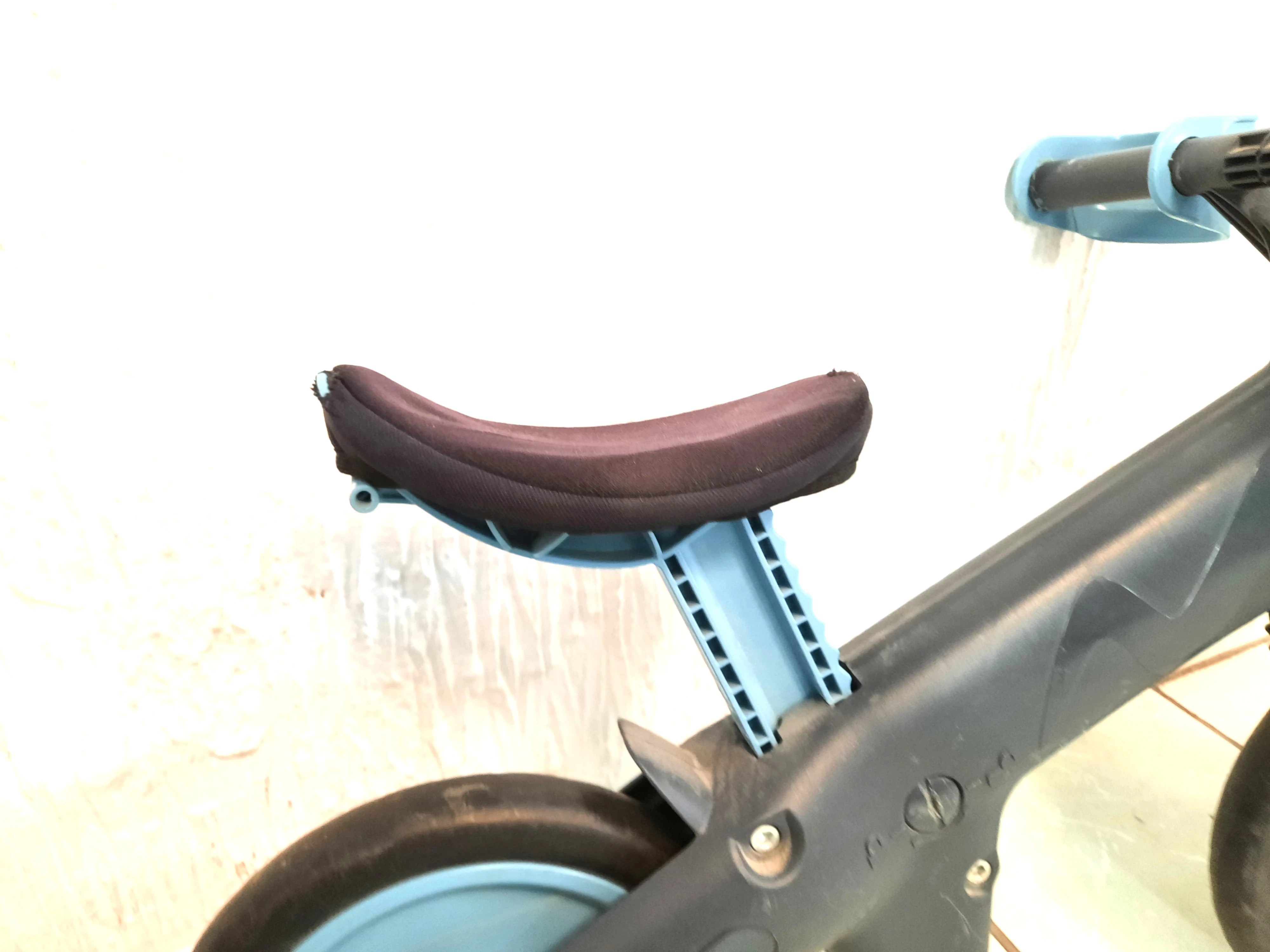 rowerek-dzieciecy-biegowy-18-m-plastikowy-ean-gtin-5901761125962